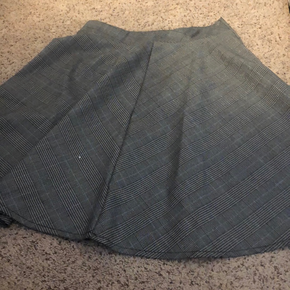 Plaid gray skirt